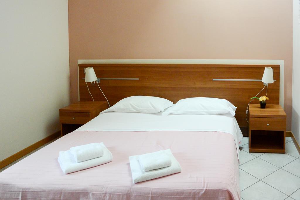 Albergo Meuble Abatjour Mantova Kültér fotó
