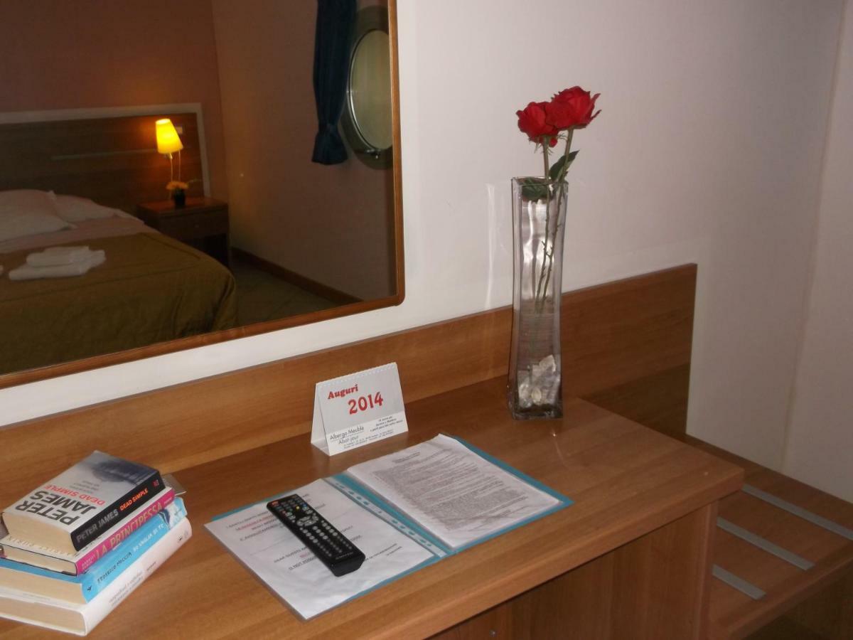 Albergo Meuble Abatjour Mantova Szoba fotó